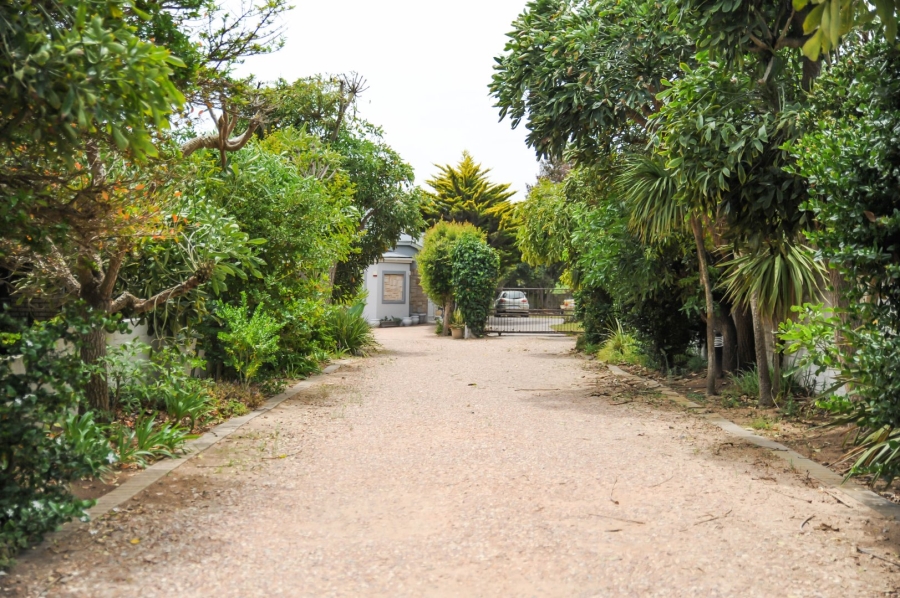 5 Bedroom Property for Sale in Myburgh Park Western Cape